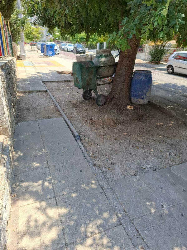Συνεχίζονται οι παρεμβάσεις σε πεζοδρόμια έξω από σχολεία της Ηλιούπολης Συνεχίζονται οι παρεμβάσεις σε πεζοδρόμια έξω από σχολεία της Ηλιούπολης