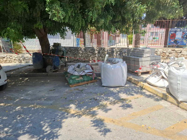Συνεχίζονται οι παρεμβάσεις σε πεζοδρόμια έξω από σχολεία της Ηλιούπολης Συνεχίζονται οι παρεμβάσεις σε πεζοδρόμια έξω από σχολεία της Ηλιούπολης